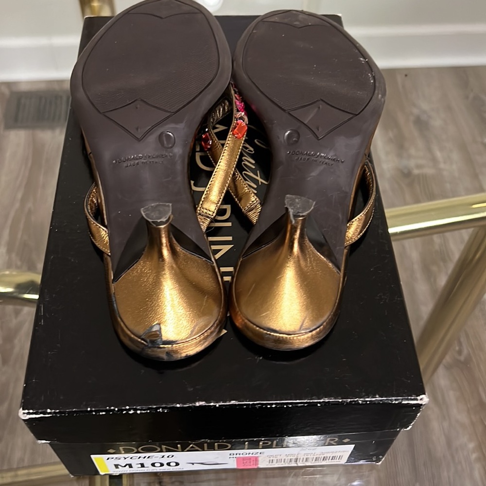 Shoes - Picture 5 of 5